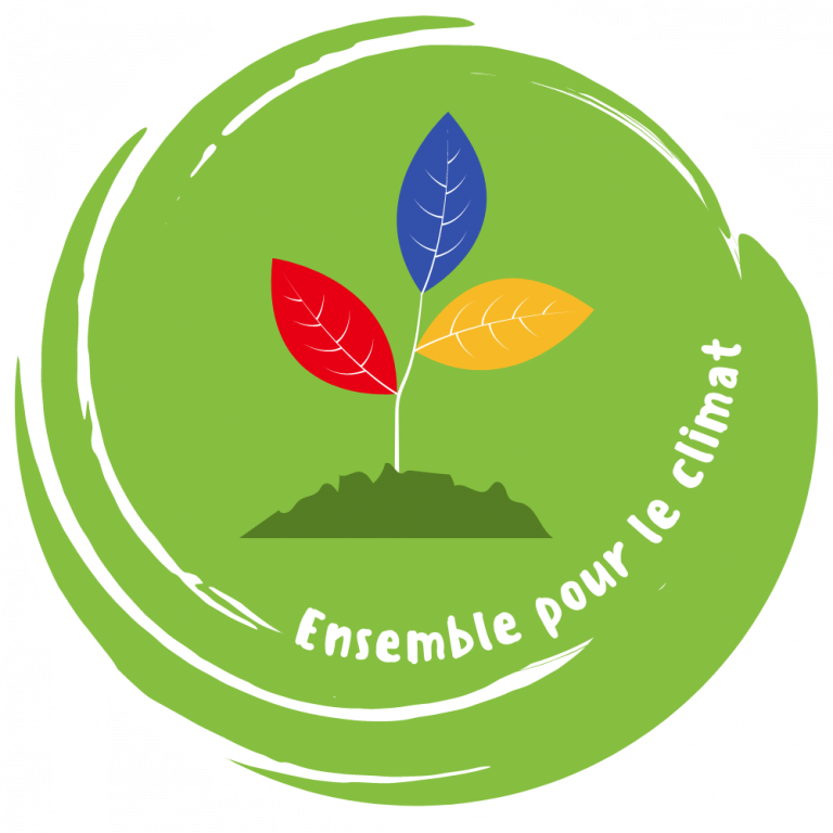 Ensem­ble pour le climat –  Treff „Upcy­cling”  Upcy­cling-Aktion – „Wir schaf­fen ein Zeichen der Freundschaft“